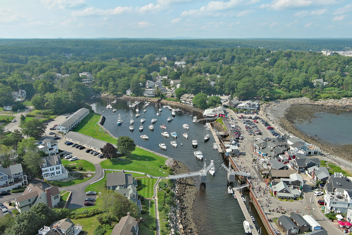 Fully Furnished Vacation Cottage Rentals Ogunquit, Maine